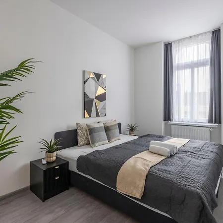 Exclusive & Grand W' 4bedrm, 3bathrm