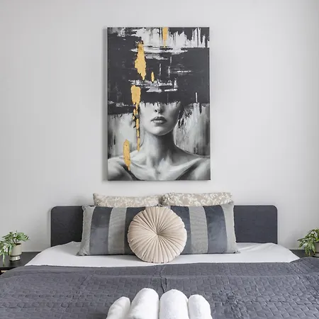 Exclusive & Grand W' 4bedrm, 3bathrm Lejlighed *