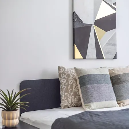 Exclusive & Grand W' 4bedrm, 3bathrm Budapest